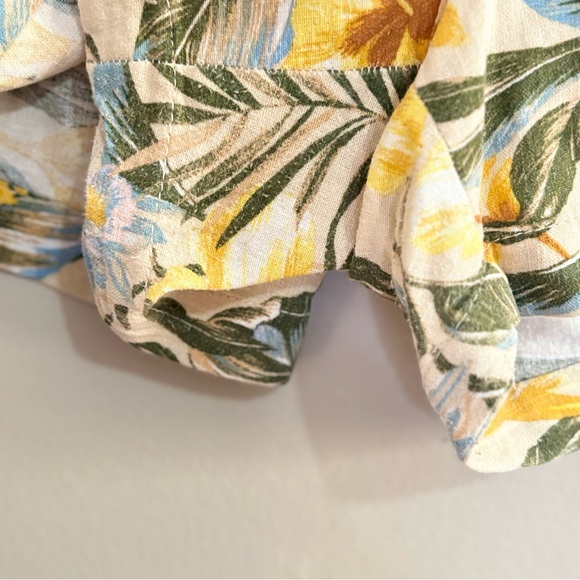 Old Navy Mid-Rise Linen Blend Yellow & Green Floral Shorts 5” - Picture 5 of 15